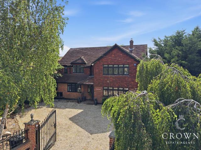 House for sale in Ramsden Bellhouse, Essex