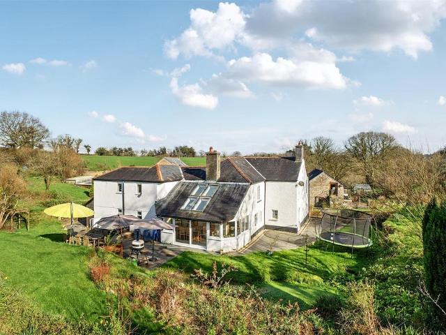 House for sale in Weir Quay, Devon