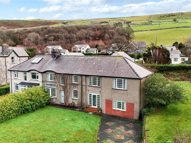 House for sale in Llwyngwril, Wales