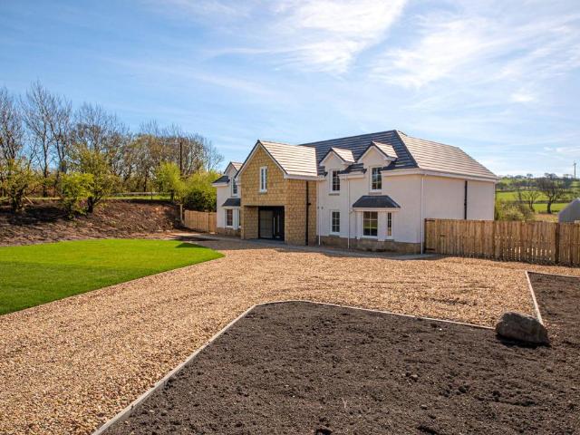 House for sale in Uplawmoor, Scotland