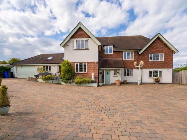 House for sale in Morley, Caldermill