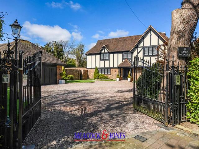 House for sale in Hutton, Brentwood