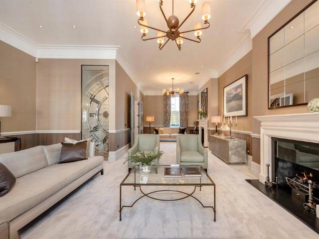 House for sale in Bayswater, Greater London