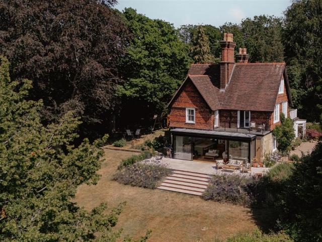 House for sale in Tower Hill, Pachesham Park