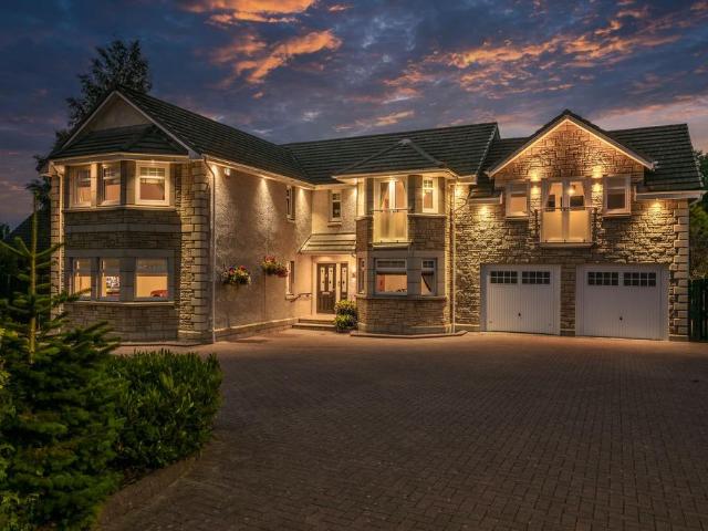 House for sale in East Whitburn, Scotland