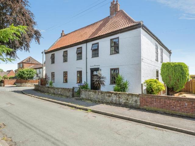 House for sale in Edenthorpe, South Yorkshire