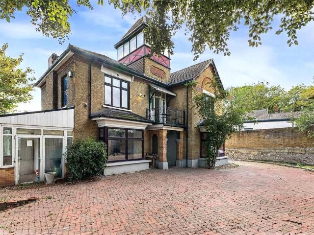 House for sale in Strood
