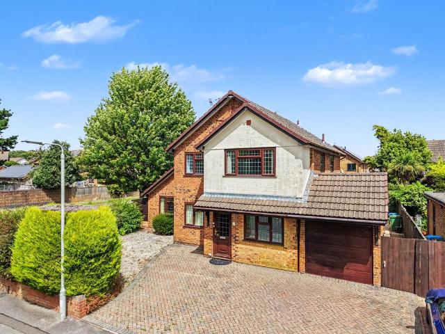 House for sale in Alder Hills, Poole