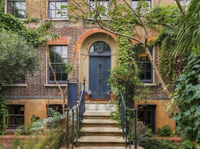 House for sale in London Borough of Tower Hamlets, Greater London