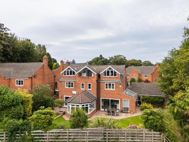 House for sale in Bramhope, West Yorkshire