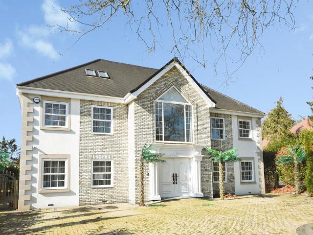 House for sale in Hutton, Navestock Side