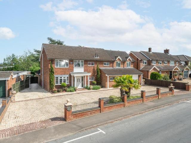 House for sale in Victoria Park, Aylesbury