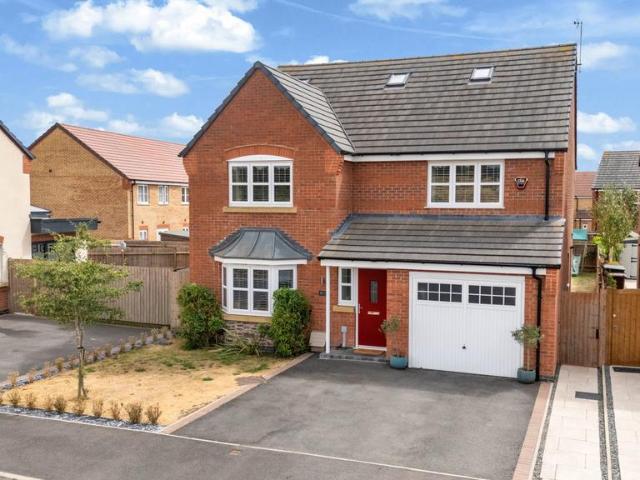 House for sale in Elmfield, Leicestershire