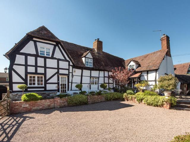 House for sale in Bishampton, Crookhill