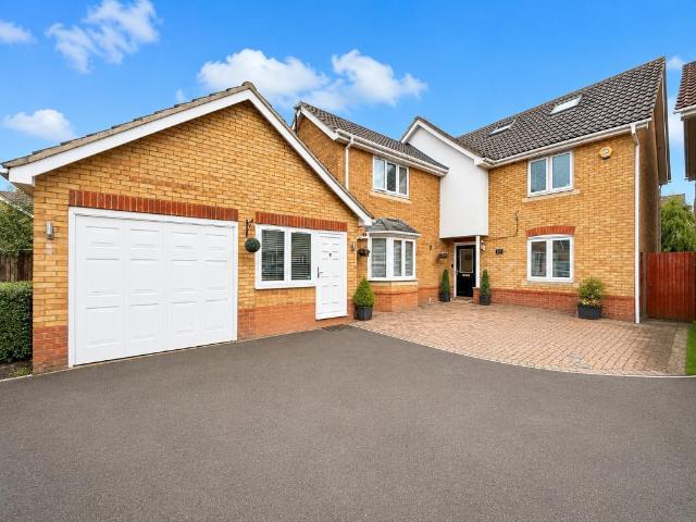 House for sale in Leagrave, Luton