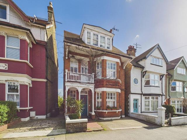 House for sale in Upton, Acol