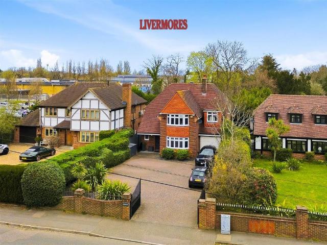 House for sale in Brooklands, Dartford