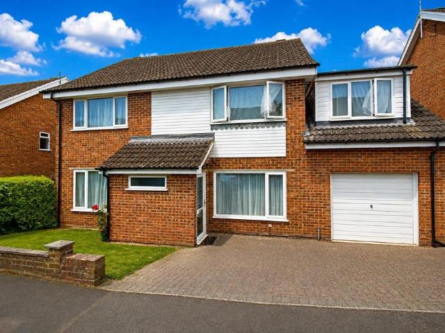 House for sale in Moorend, Pouchen End