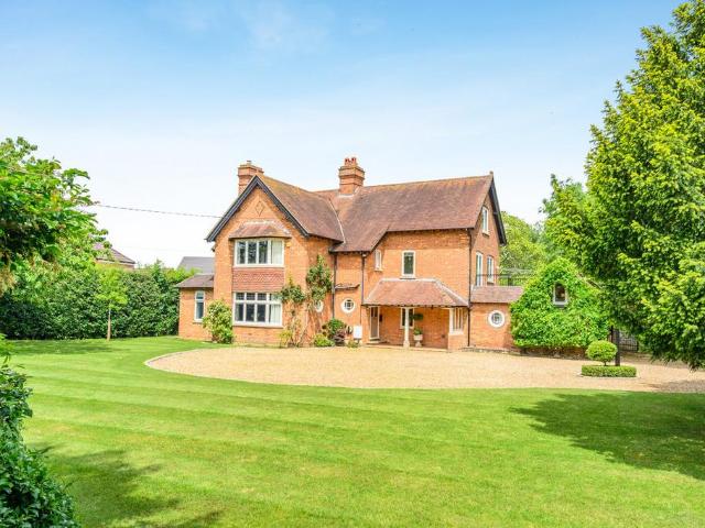 House for sale in Padbury, Buckinghamshire