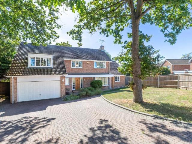 House for sale in Emmer Green, Reading