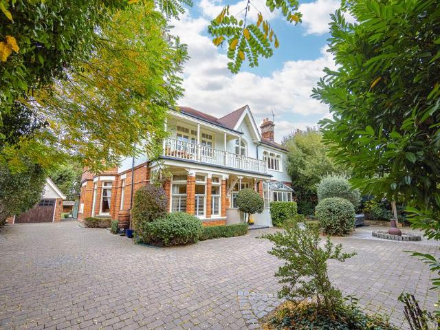 House for sale in Alton Barnes, Essex