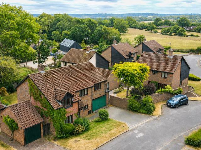 House for sale in Perryfields, West Sussex