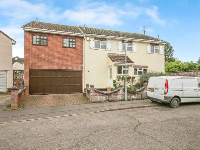 House for sale in Highwoods, Fordham Heath