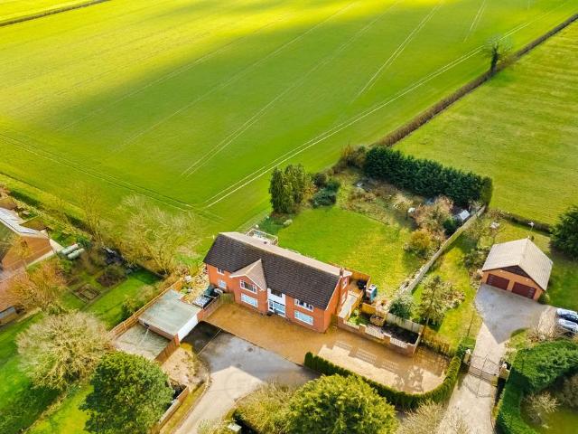 House for sale in Moulsoe