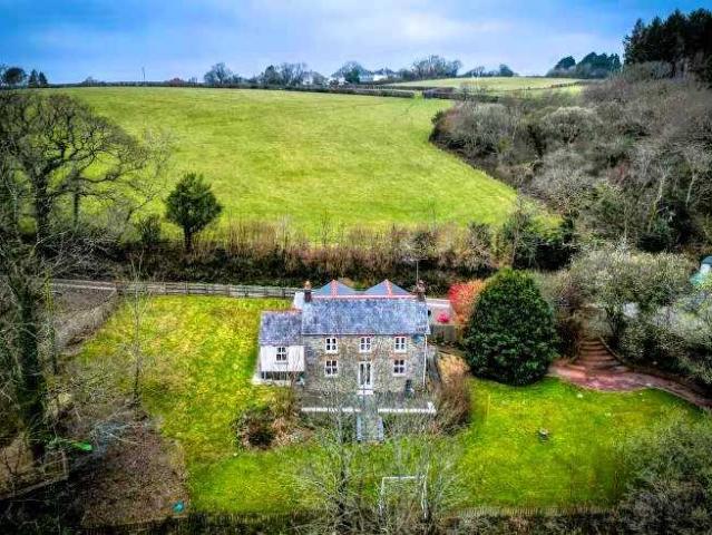 House for sale in Kilgetty, Wales