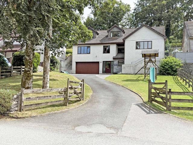 House for sale in Gluvian, St Columb Major