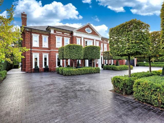 House for sale in Emerson Park, Greater London
