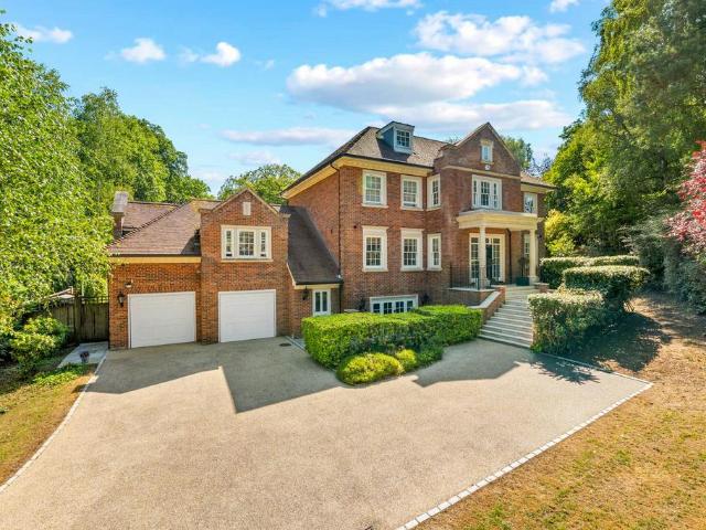 House for sale in The Butts, Kent