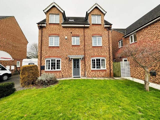 House for sale in Hut Green, Eggborough