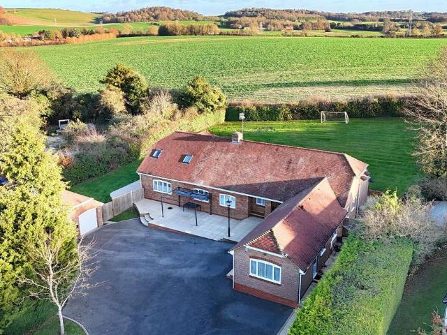 House for sale in Barton Stacey, Hampshire