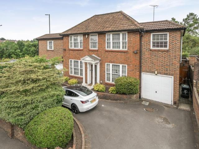 House for sale in Temple Fortune, Greater London