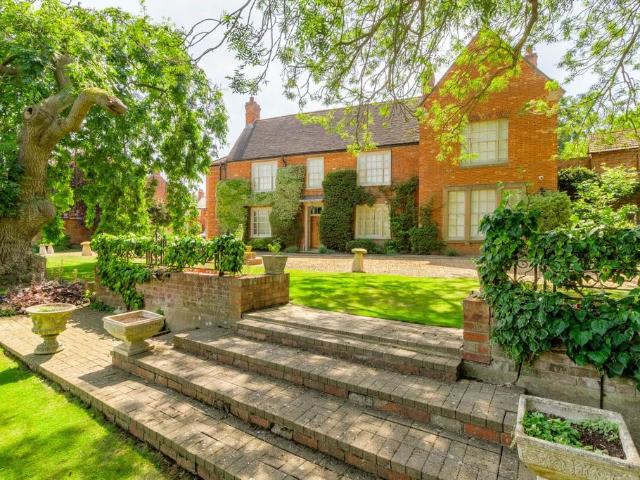 House for sale in Milton Keynes