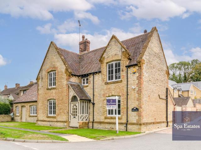 House for sale in Alderminster, Warwickshire