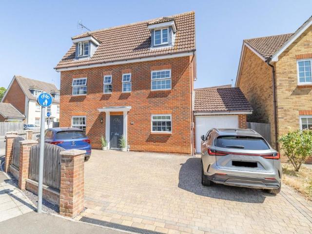 House for sale in Godinton Park, Bridgefield