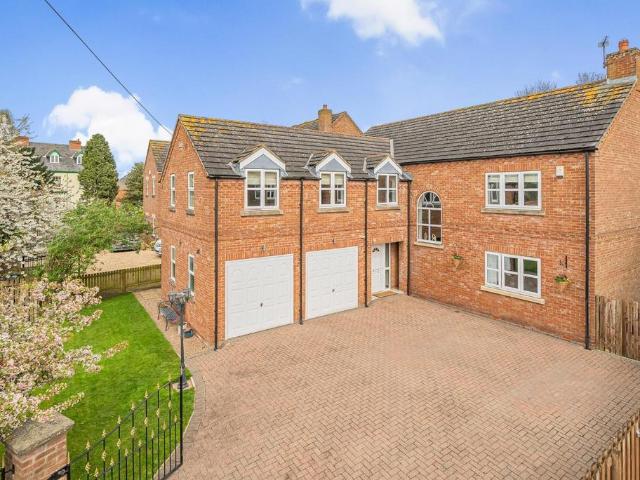 House for sale in Breighton, East Riding Of Yorkshire