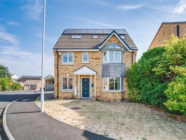 House for sale in West Ardsley, Tingley