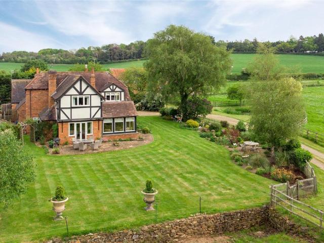 House for sale in Green Close, Warwickshire