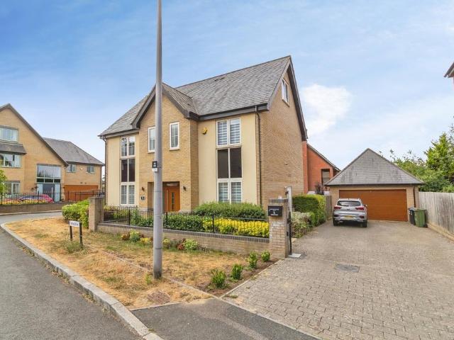House for sale in Fenny Stratford, Milton Keynes