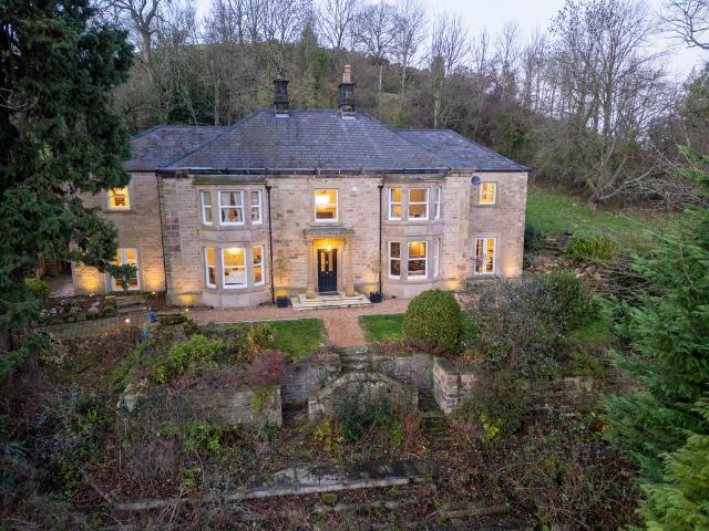 House for sale in Froggatt, East Midlands