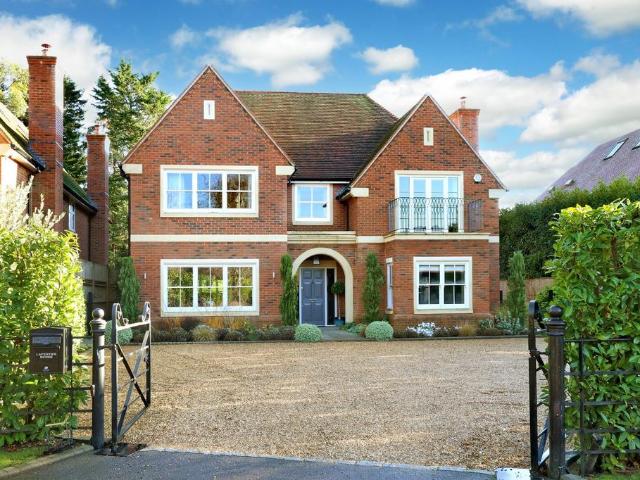 House for sale in Beaconsfield, Forty Green