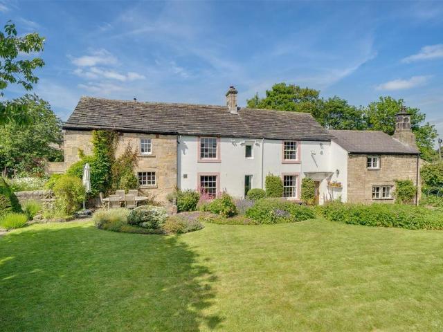 House for sale in Farsley, West Yorkshire