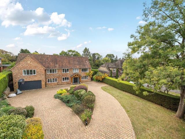 House for sale in Gerrards Cross, Tatling End