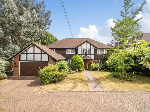 House for sale in Hatch End, Greater London