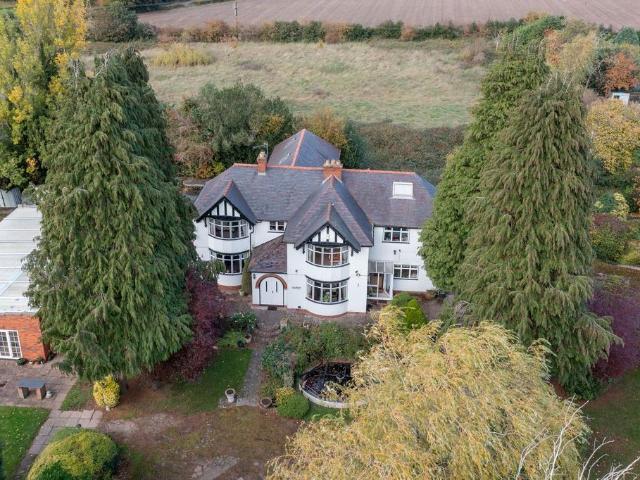 House for sale in Lydiate Ash, Bromsgrove