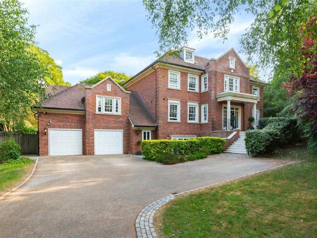 House for sale in The Butts, Kent