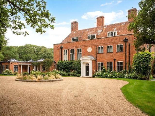 House for sale in Littlecote, West Sussex